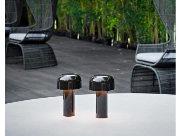 bellhop Table Lamp - lámpara de sobremesa - Flos - MINIM - lifestyle jardin