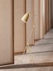 Grasshoppa_Floor Lamp_lámpara de pie_lámpara blanca_Gubi_MINIM _ lifestyle