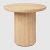 Moon _ Lounge Table _ mesa de salón redonda _ 60cm _ mesa de madera de nogal tratada _ Gubi _ MINIM